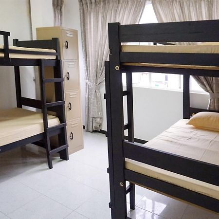 White Rose Hostel Канди Екстериор снимка