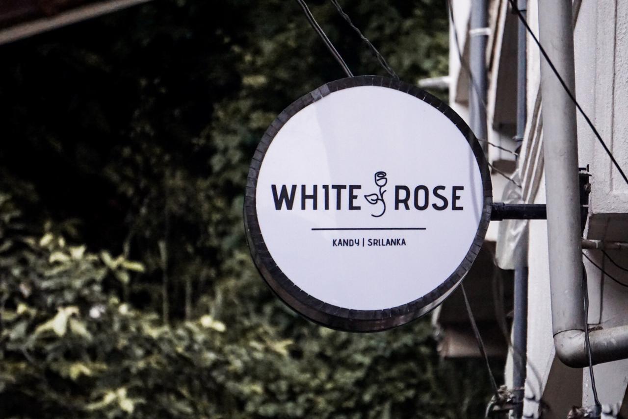 White Rose Hostel Канди Екстериор снимка