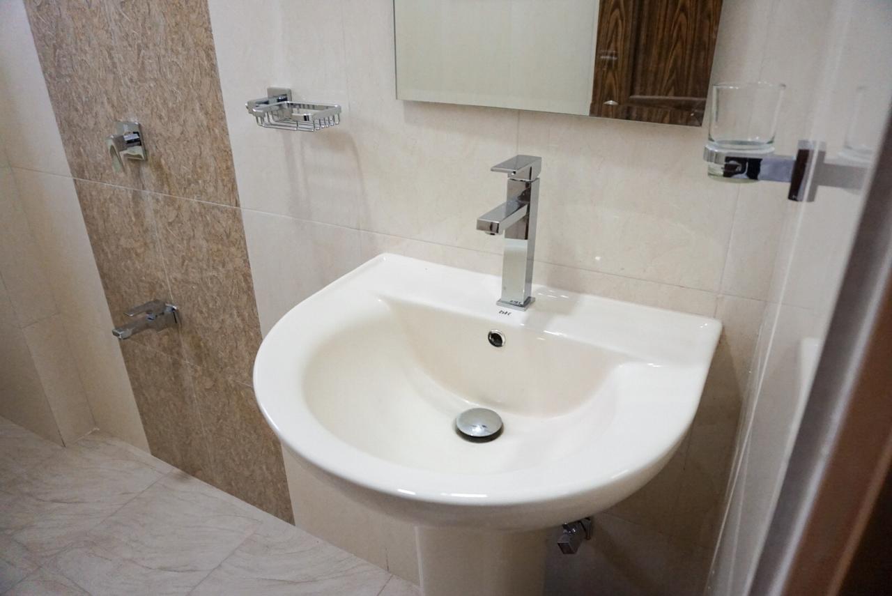 White Rose Hostel Канди Екстериор снимка